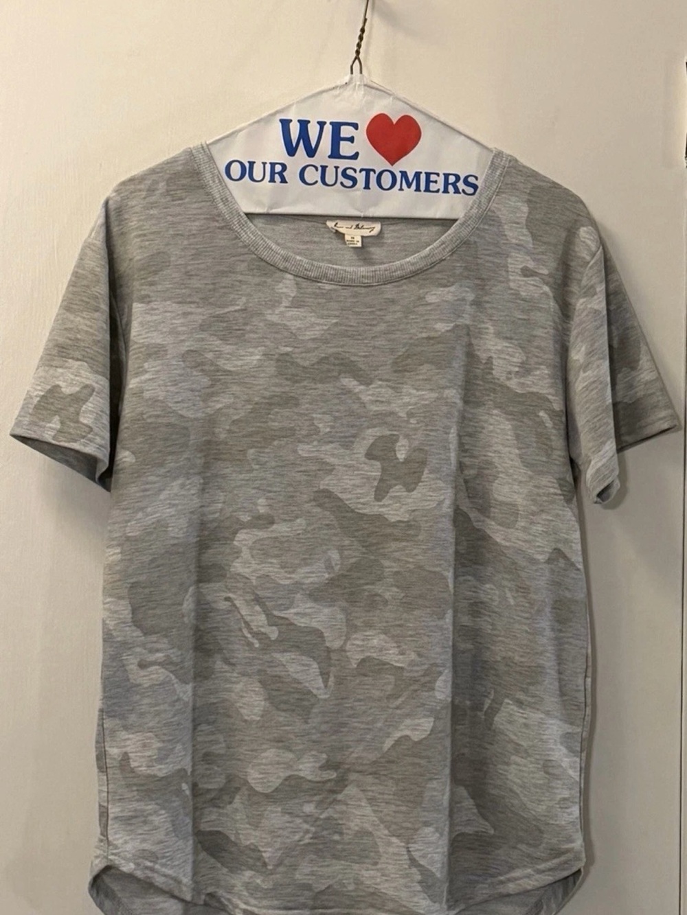 Jane and Delancey Light Gray Camo Short Sleeve Top